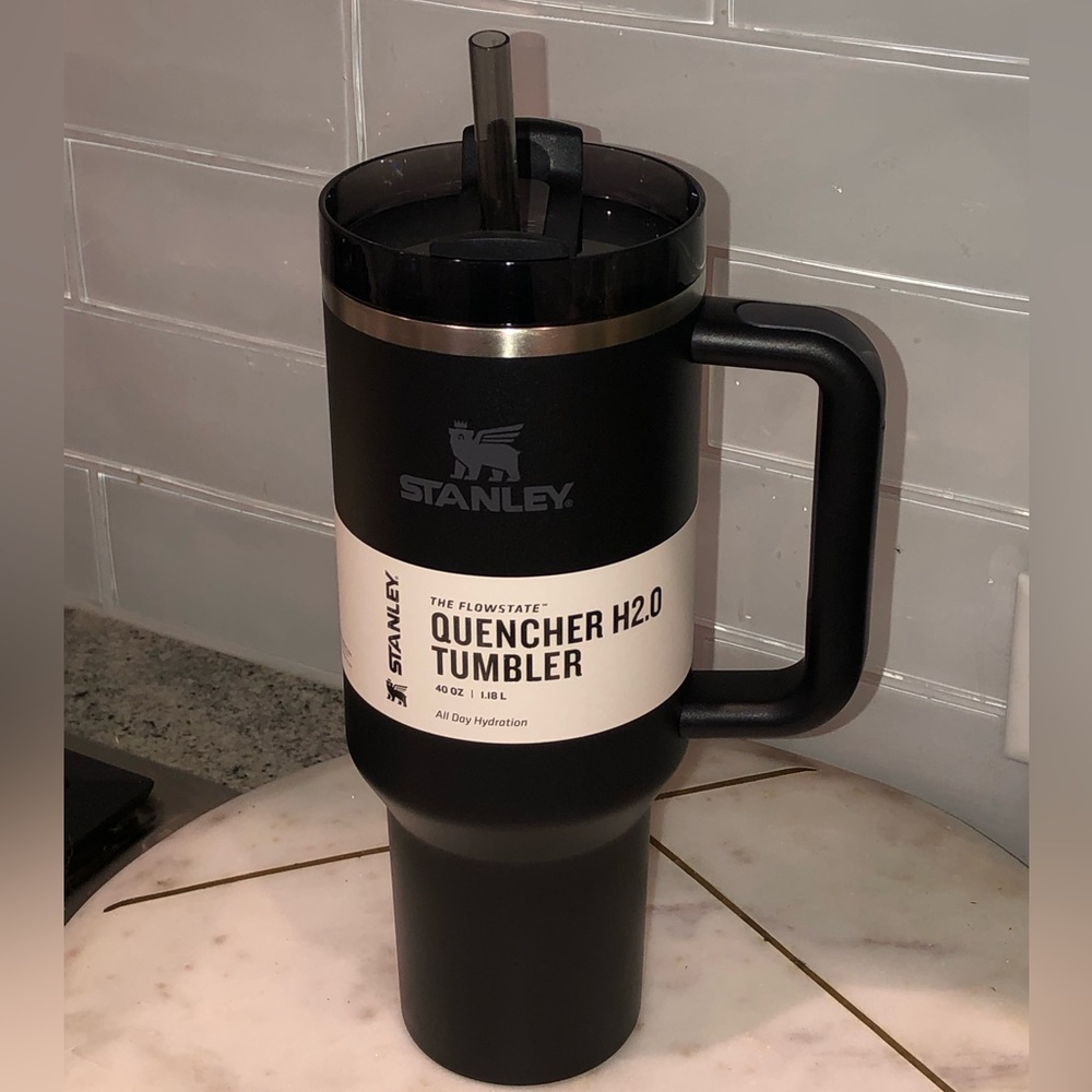 ✨NWT✨ Last One‼️Stanley Quencher H2.0 FlowState Tumbler 40oz (Black) - Picture 4 of 9